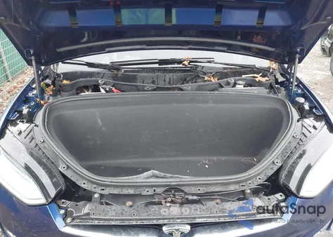 2018 Tesla Model X 100D/75D/P100D z USA, uszkodzony, nr VIN 5YJXCAE2XJF091433